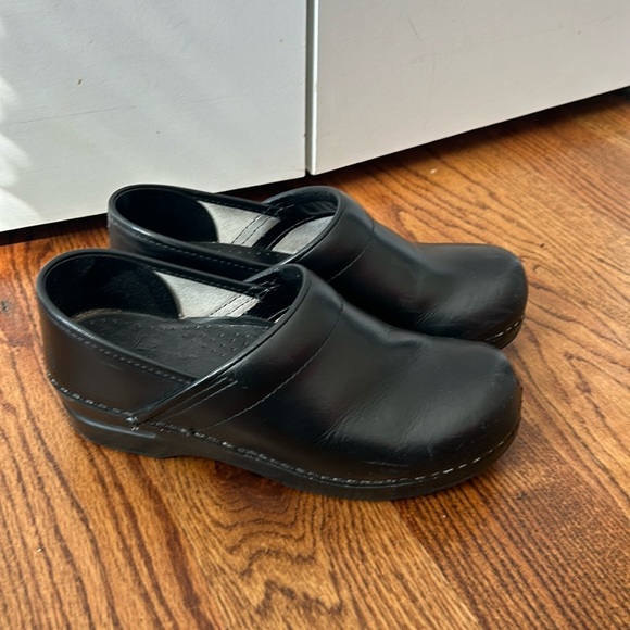 Dansko Shoes - Dansko Clogs Size 38